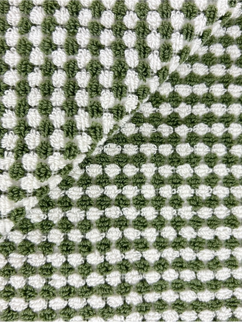 Truly Lou Bath Towels Sage Green and White Dotted Stripes Soft Cotton 2 Pc NEW